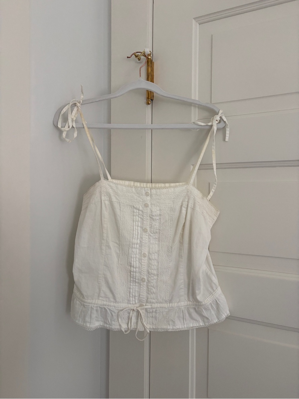Brandy Melville White Maeve Top - Picture 2 of 4